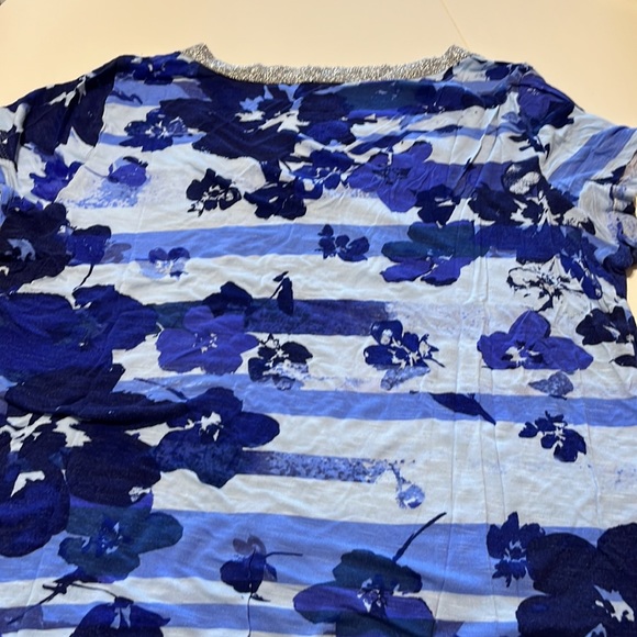 Juicy Couture shirt gently worn washes very well soft jersey material - Picture 3 of 3